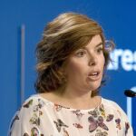 La portavoz del PP en el Congreso, Soraya Sáenz de Santamaría, ayer durante la rueda de prensa en Génova