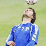 Raúl quiere conseguir en Alemania lo que no logró en España