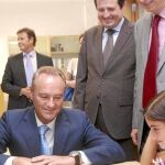 El presidente, Alberto Fabra y el conseller de Educación, José Císcar, inauguraron en el curso escolar en el colegio Manuel Bru de Benissa