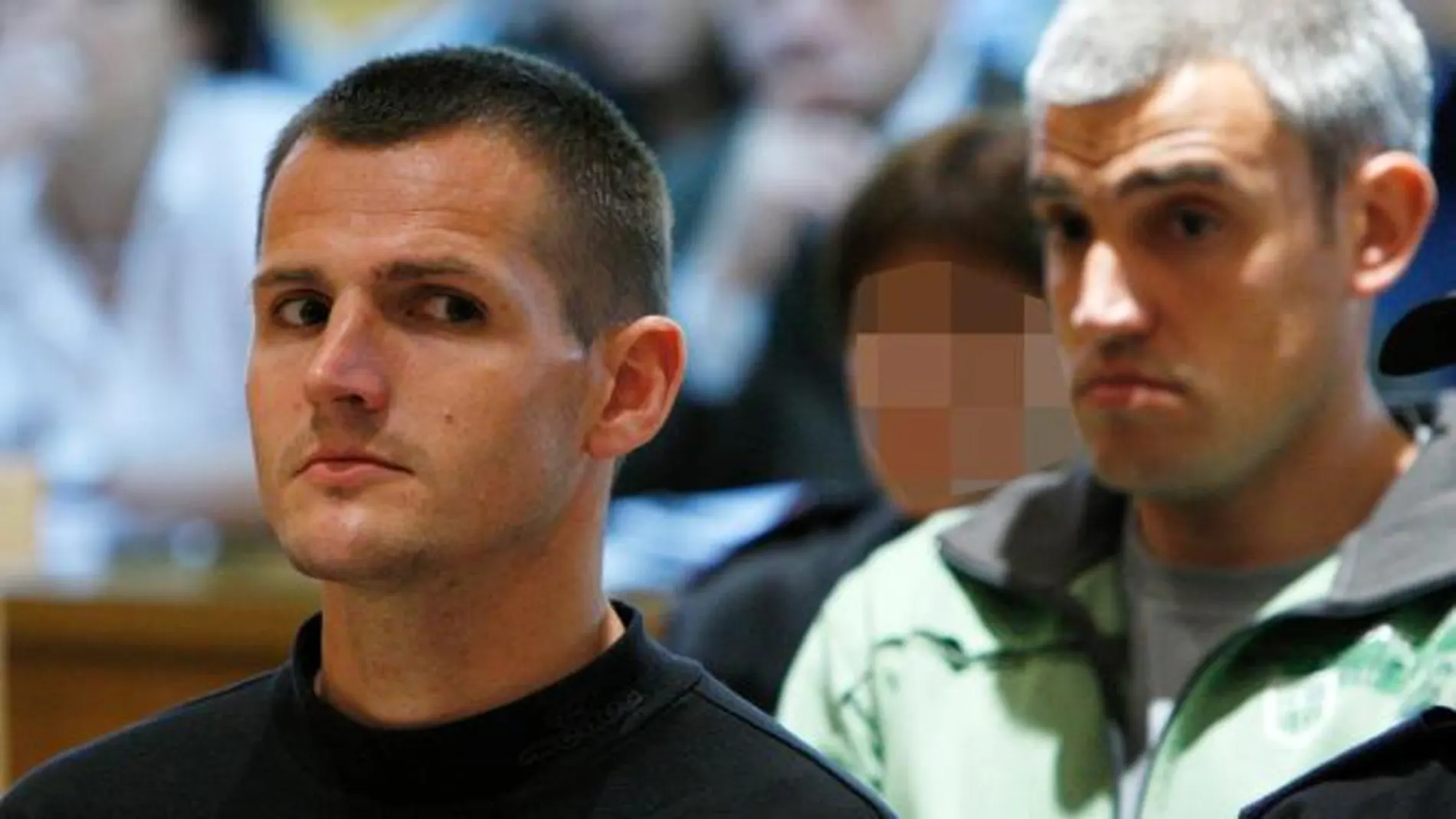 Igor Portu (izda.) y Mattin Sarasola, en el juicio celebrado en la Audiencia Nacional por el atentado de la T-4 de Barajas