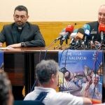 El presidente de la comisión de Infancia y Juventud, Óscar Benavent, y el arzobispo de Valencia, Carlos Osoro