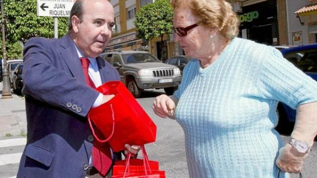 Santoyo se presentaba como «dueño» de la TV que luego le adjudicó Zarrías