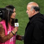 Sara Carbonero entrevista a Vicente del Bosque después del partido contra Chile, el último de la primera fase