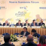 López se dirige al auditorio del Fórum Europa. Junto a él, Campillo, Rodríguez, Blanco, Abad, Cavestany y Fernández