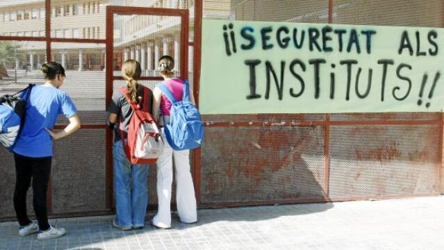 La comunidad educativa ha desarrollado con los Mossos este curso un plan para mejorar la seguridad y la convivencia en las aulas