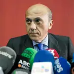 El letrado José María del Nido compareció ayer en Sevilla junto a su abogado para valorar su condena de siete años y seis meses de cárcel