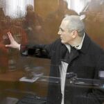Mijail Jodorkovski y su socio Platon Lebedev fueron detenidos en el 2003 y sentenciados a 13 años y medio de cárcel