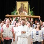 La catedral de La Almudena acogió ayer una Vigilia para recibir los símbolos de la JMJ