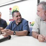 Vázquez y Torrijos conversan cómplices en una comparecencia conjunta