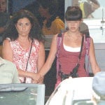 Los padres de Celia consolaron ayer a su hija, que no paró de llorar, y aseguraron que no les había contado nada de su huída
