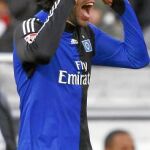 Ruud van Nistelrooy se fue del Madrid con la carta de libertad y el club quiere recuperarlo gratis; el Hamburgo no le deja salir
