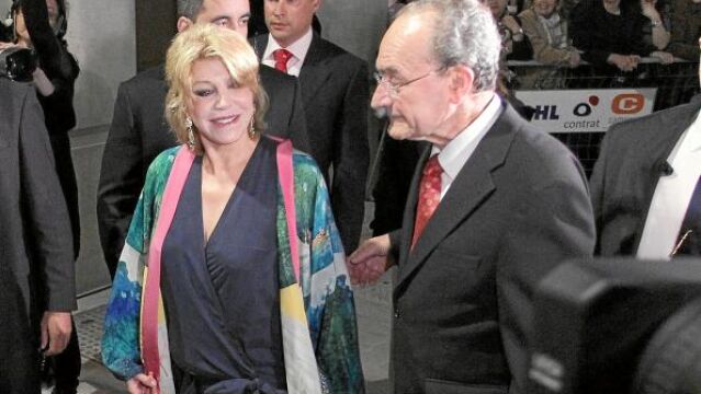 El alcalde de la capital malagueña, Francisco de la Torre, acompañó a la baronesa