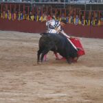 Jesús Duque se estira al natural, ayer, en Arganda del Rey