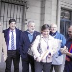 La delegada municipal de IU acudió a la vista previa en los juzgados acompañada por la cúpula de su partido