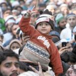 Integristas en la demostración de fuerza de ayer, en Lahore