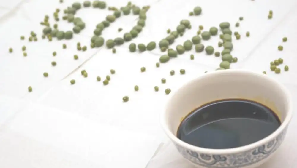 La salsa de soja intensifica el sabor de multitud de platos