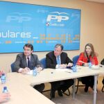 Primera reunión del Comité de Campaña del Partido Popular de Castilla y León. En la imagen, José Antonio de Santiago-Juárez, Alfonso Fernández Mañueco, Antonio Silván, Alicia García y Rosa Valdeón