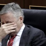 Blanco, con gesto de cansancio, en el Congreso