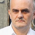 Aleksandar (serbio): «Basta ya de que el serbio sea el asesino». 50 años, estudio ingeniería. Tenía un alto cargo en Belgrado. Tras emigrar, trabajó en la construcción en España antes de lograr un puesto acorde con su formación