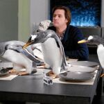HERENCIA. El actor, uno de los cómicos más taquilleros, recibe a unos pingüinos como legado