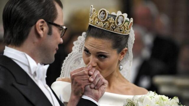 Victoria de Suecia y Daniel Westling el día de su boda