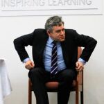 Varios hackers que trabajaban para diarios entraron en el correo de Gordon Brown
