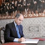 El presidente Francisco Camps firmó ayer la disolución de Les Corts