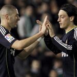 Karim Benzema celebra su segundo gol