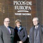 La vicepresidenta María Jesús Ruiz, Jesús Oria y Francisco González
