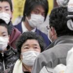 La población de Koriyama, en la prefectura de Fukushima, se somete a controles periódicos de radiación en un centro instalado de forma temporal en la localidad