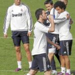 Cristiano Ronaldo en un entrenamiento del Real Madrid junto a sus compañeros Marcelo, Benzema e Higuaín