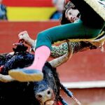 Curro Díaz volteado sin consecuencias por el cuarto de la tarde