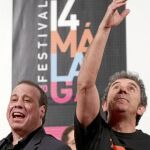 Luis Tosar fue noticia ayer en Málaga por partida doble, y es que «Crebinsky» (en la imagen, el director, a la dcha., Enrique Otero)