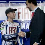 El Príncipe saluda a Lorenzo