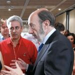 Rubalcaba, que al principio se mofaba de la medida, dice ahora haber sido convencido por Zapatero