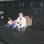 El portavoz de IU atendió a los medios en su despacho del Ayuntamiento