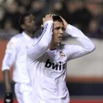 Ronaldo se lamenta de una ocasión perdida