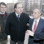 El presidente Juan Vicente Herrera, Alfonso Fernández Mañueco, Isabel Carrasco, Enrique Gutiérrez y Alfredo Prada antes de clausurar la Cumbresolicita