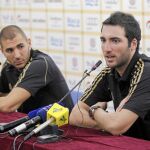 Benzema e Higuaín comparecieron ayer en el Tianjin Olympic Stadium