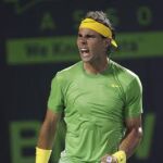 Nadal se exhibe ante Federer y luchará por el título contra Djokovic