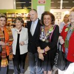 José María Álvarez del Manzano, junto a su esposa, dos amigas y la fallecida Paloma Gómez Borrero