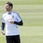 Xabi Alonso lo juega prácticamente todo tanto con el Real Madrid como con la Selección española