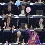 Los eurodiputados en una votación