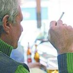 La imagen del cigarro y el café será perseguida por Sanidad