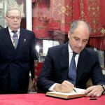 Camps pide a los valencianos que sean «fuertes y prudentes»