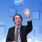 Aznar participó ayer en la inauguración de la Convención Nacional con la que el PP quiere dar un impulso al «cambio»