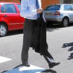 Rubalcaba, ayer, camino a una reunión con representantes de asociaciones de víctimas de accidentes de tráfico