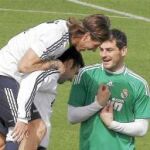HIGUAÍN, Ramos y Casillas, distendidos durante un entrenamiento