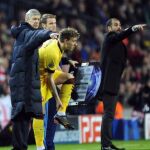Wenger, en un momento del partido con Guardiola al fondo