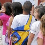 La instalación de cámaras en los centros escolares forma parte de la campaña de David Pérez por los menores